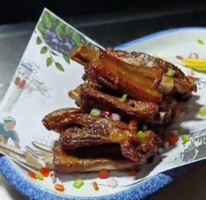 金牌蒜香手抓骨的技术配方-鹏厨-主厨学堂,小吃技术配方资源网